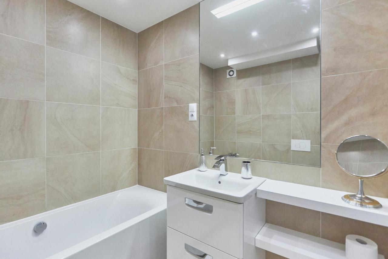 Apartament 70M2 Przy Parku Zdrojowym, Plaza, Centrum. Świnoujście Exterior foto